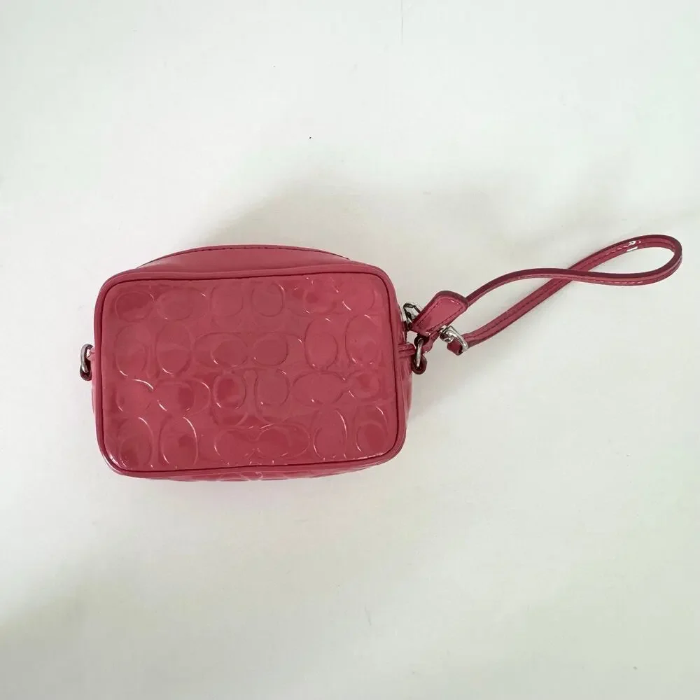 Coach exterior material
